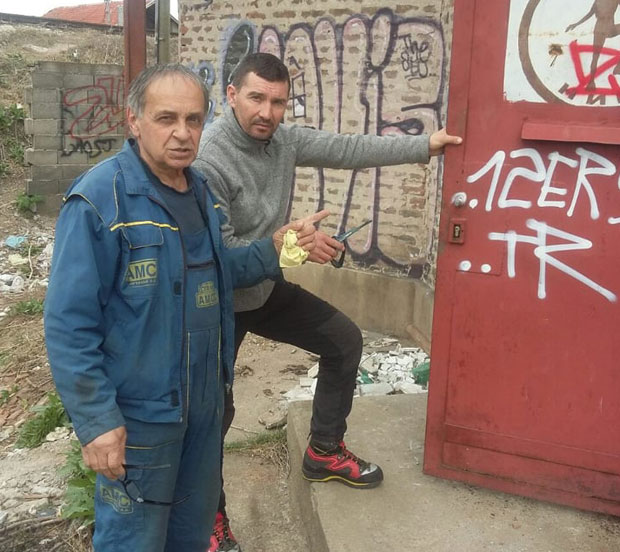 ПОНОВО ОПЉАЧКАН РОНИЛАЧКИ КЛУБ У НИШУ: Однели им медаље и радијаторe